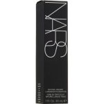 Nars Natural Radiant Longwear Foundation, Стойкий тональный крем