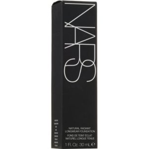 Nars Natural Radiant Longwear Foundation, Стойкий тональный крем