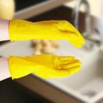 Перчатки хозяйственные резиновые размер S
